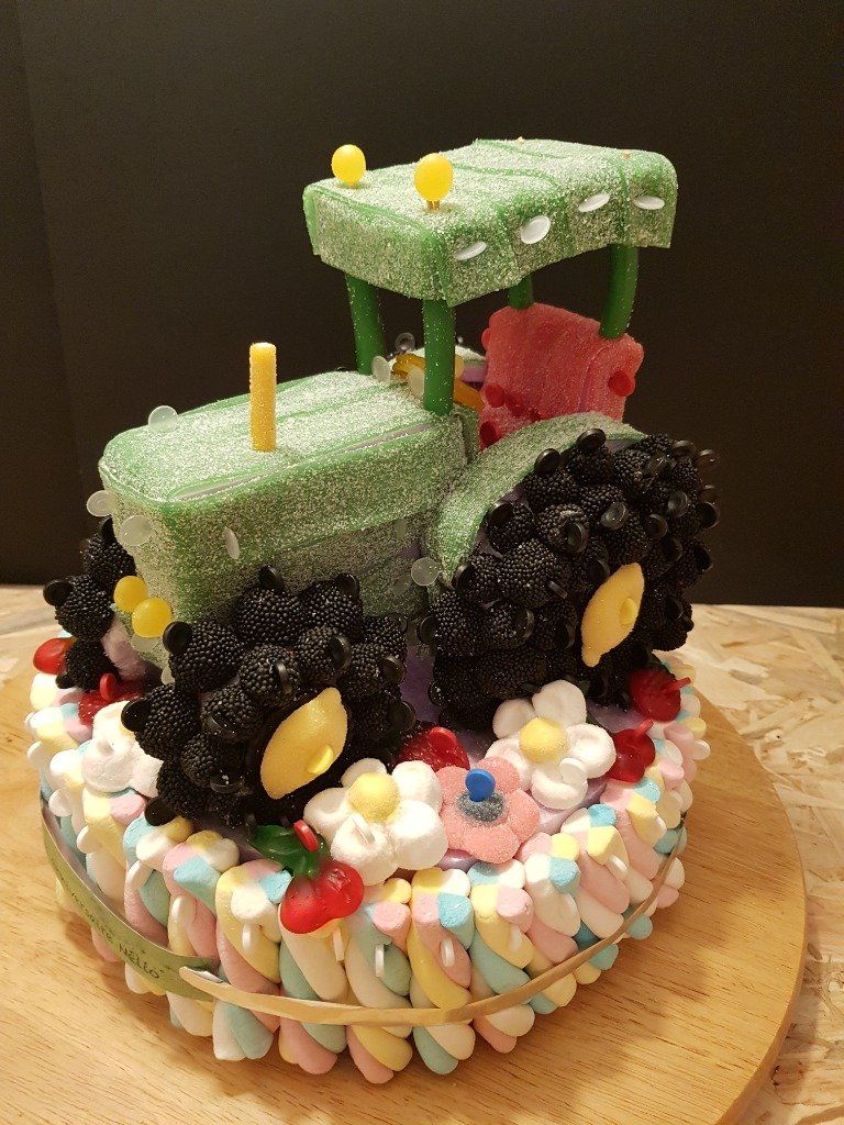 Gâteau de bonbons tracteur cabine
