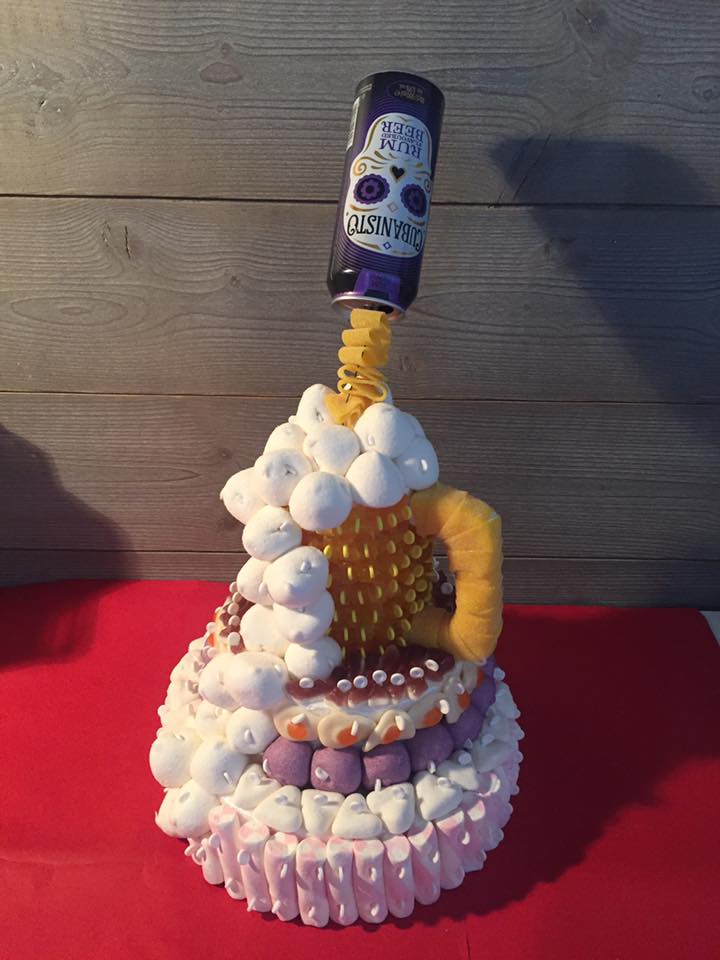 Gâteau de bonbons "Chope de bière"