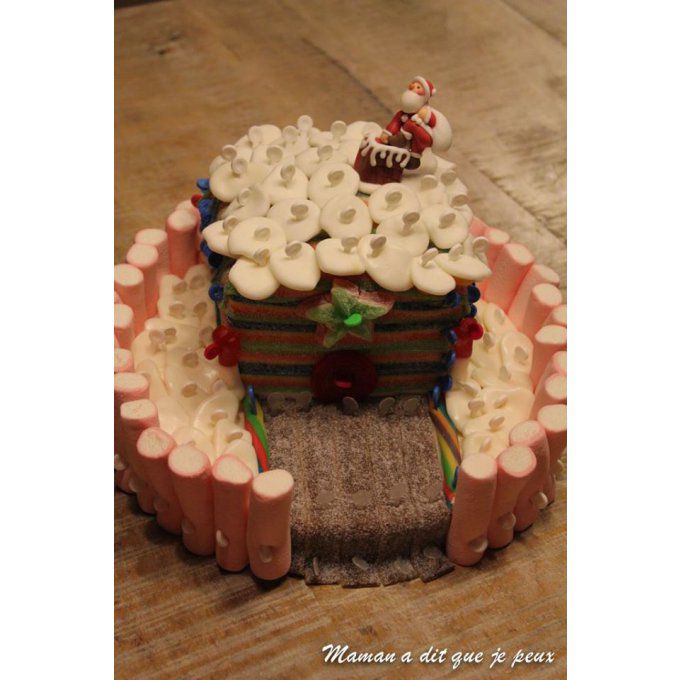 gâteau-de-bonbons-maison-de-noel