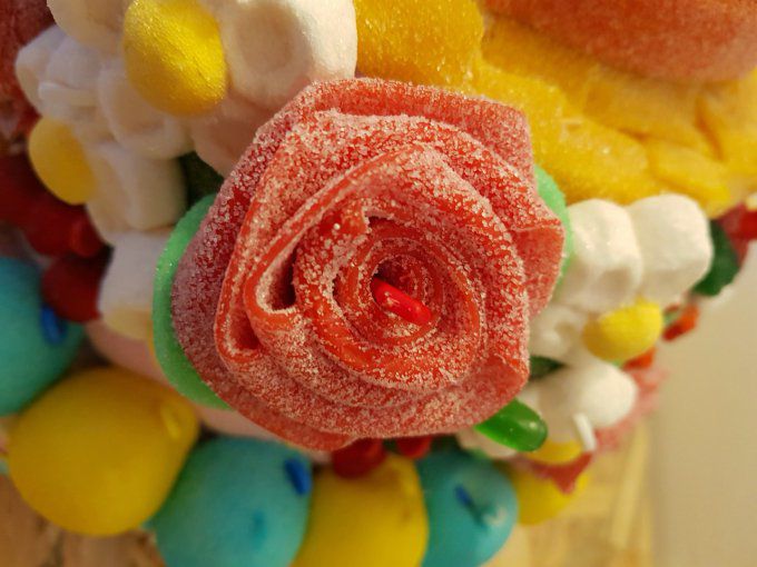 gâteau-de-bonbons-champêtre-chapeau-de-paille