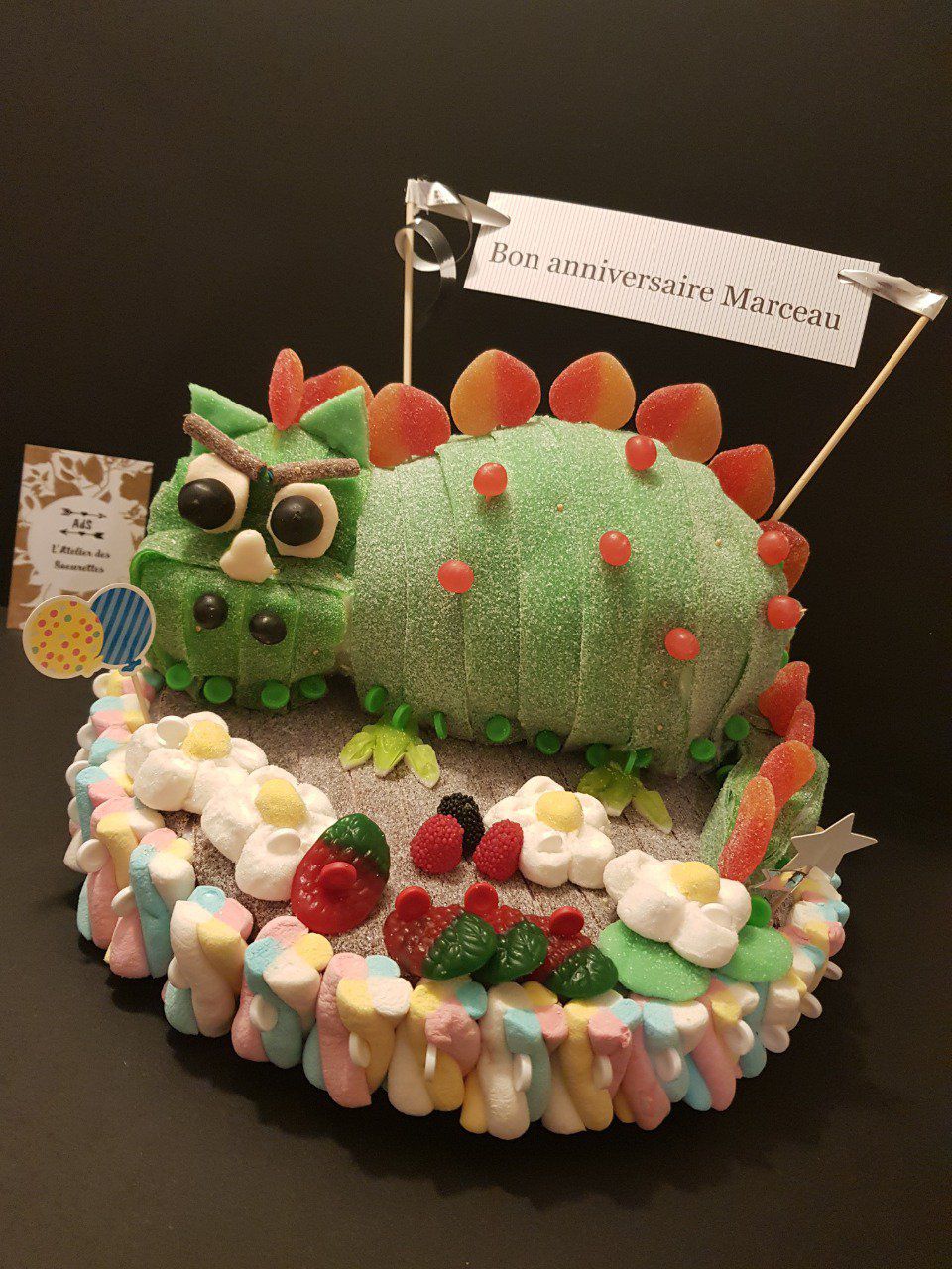 Gâteau de bonbons "Dinosaure"