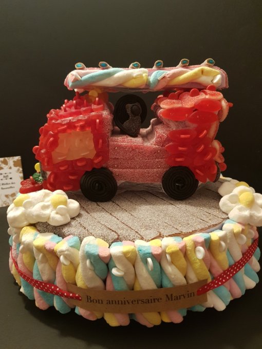 gâteau-de-bonbons-camion-de-pompiers-garçon-métier