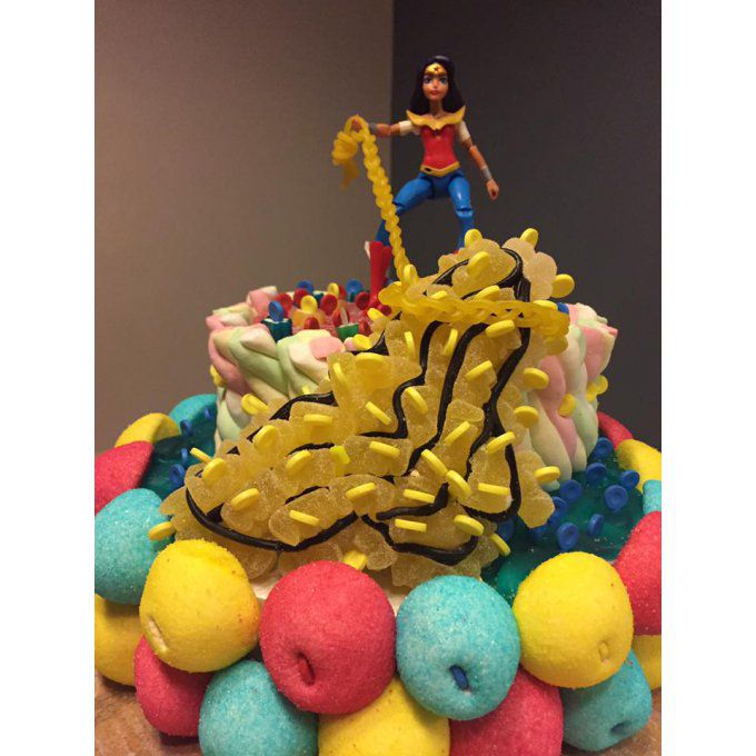 gâteau-de-bonbons-wonder-woman