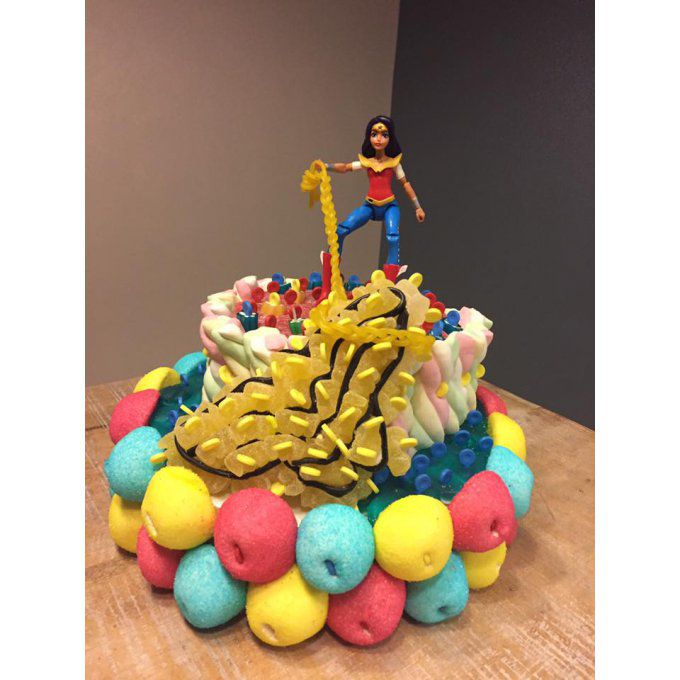 gâteau-de-bonbons-wonder-woman