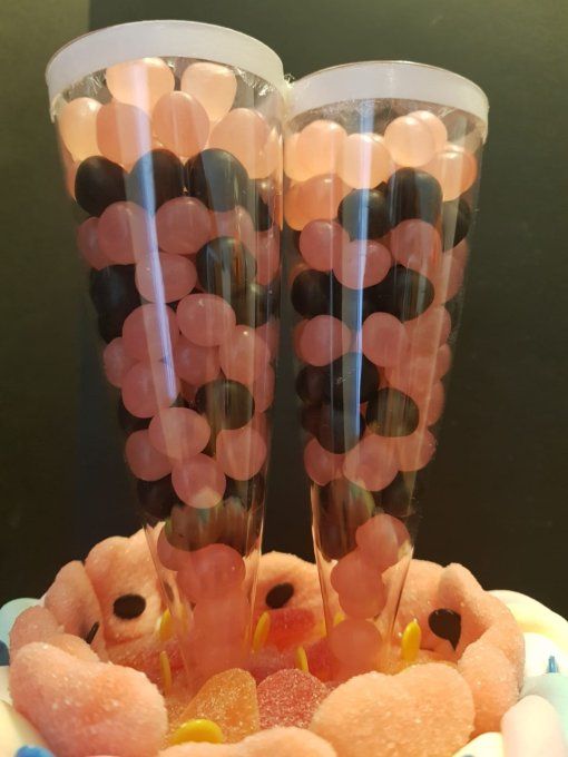 gâteau-de-bonbons-coupes-des-mariés