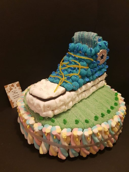 gâteau-de-bonbons-thème-basket-ado-jeune-cool-converse