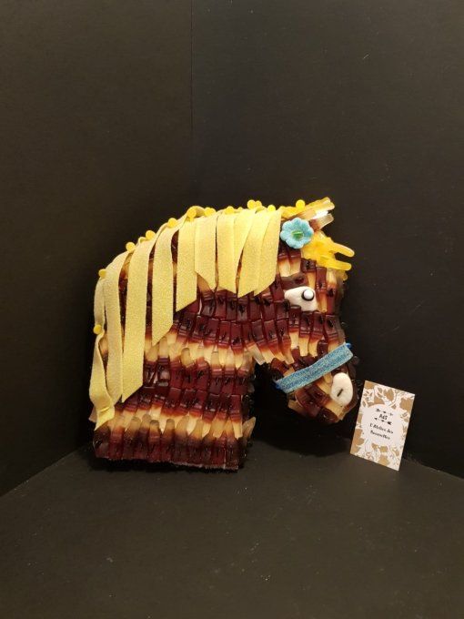 Gâteau de bonbons "Tête de cheval"