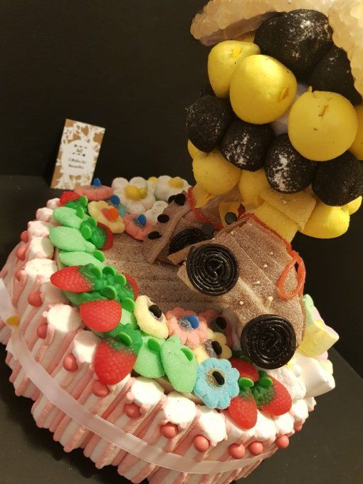gâteau-de-bonbons-abeille-en-roller
