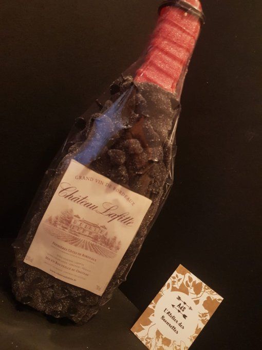 gâteau-de-bonbons-bouteille-de-vin-rouge