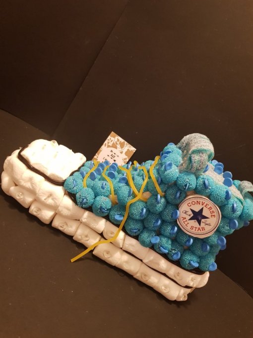 gâteau-de-bonbons-thème-basket-ado-jeune-cool-converse