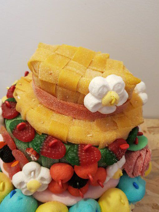 gâteau-de-bonbons-champêtre-chapeau-de-paille