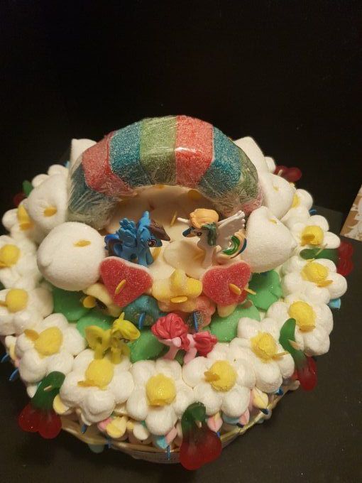 gâteau-de-bonbons-petites-licornes