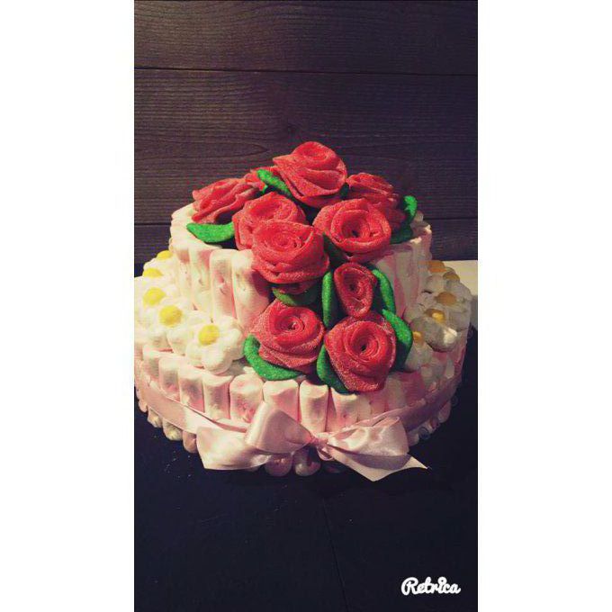 gâteau-de-bonbons-baptême-roses